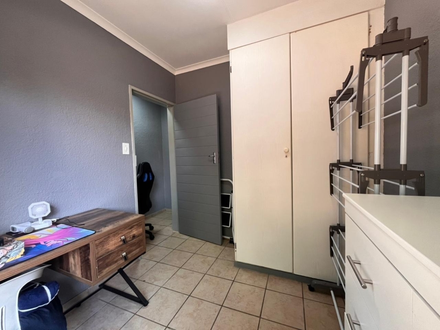 2 Bedroom Property for Sale in Safari Gardens North West